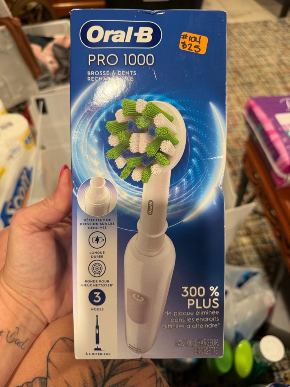 Oral-B Pro 1000 Electric Toothbrush - White with Green Brush Head